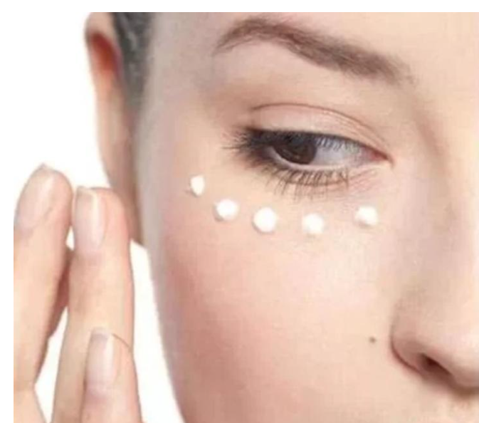 如何正确使用眼霜？